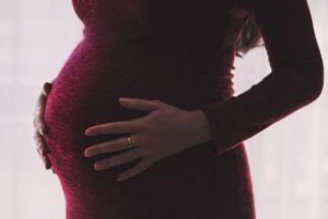 Minune a naturii. O femeie din Satu Mare a rămas însărcinată la 61 de ani 