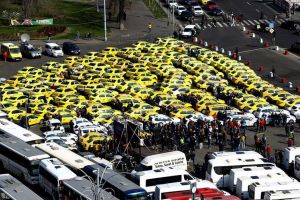 Protestul transportatorilor a fost suspendat – Guvernul le-a promis că le aprobă toate revendicările