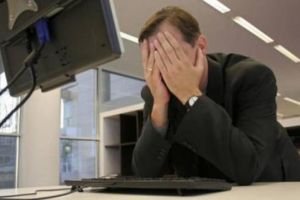 Guvernul demarează operaţiunea „Concedierea”, în luna iunie. Vor fi daţi afară oamenii care creează un excedent la nivel ministerial