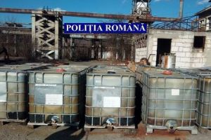 Peste 180 de tone de substanţe periculoase, descoperite de poliţişti la o firmă din Bacău