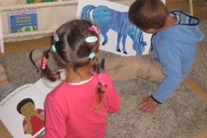 800 de copii din judeţul Alba vor primi ”Prima Carte pentru acasă”