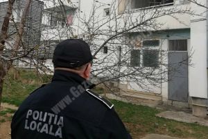Târgoviştean amendat după ce a aruncat 200 de litri de zeamă de varză de la balconul blocului