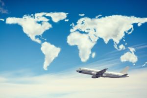 Bilete de avion între 5 şi 17.000 de euro! Cât şi cum CĂLĂTORESC românii în era smartphone-urilor