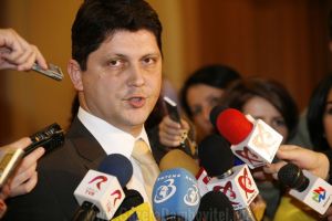 Agenda parlamentară: Standard & Poor’s reconfirmă ratingul de perspectivă stabilă al României, anunţă departamentul  coordonat de senatorul Corlăţean