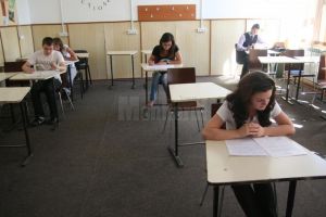Doi liceeni de la Dolhasca şi Rădăuţi au fost eliminaţi de la proba a doua a simulării ...