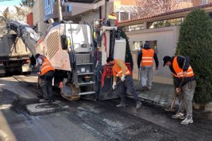 Continua lucrarile de asfaltare a strazilor din Constanta