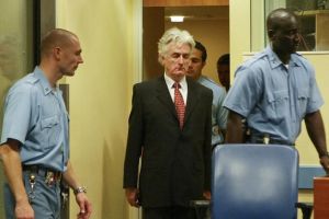 Radovan Karadzic, a fost condamnat la închisoare pe viaţă pentru genocid