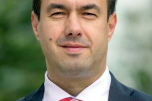 SORIN APOSTOLICEANU. Cine ESTE şi ce VREA