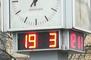 Primarul – da, ceasul – ba