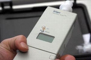 Taximetrist depistat în trafic băut la volan