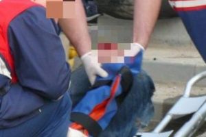 Cu fratele în casă, s-a aruncat de la etaj!