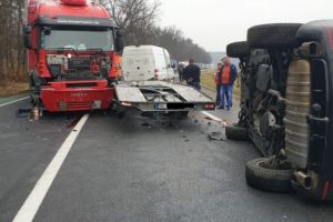 Carambol rutier in judetul Brasov. Șapte autoturisme, implicate. Traficul este blocat in zona (galerie foto) 
