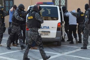 Sute de percheziţii în 19 judeţe – Evaziune fiscală cu prejudiciu peste şase milioane de dolari