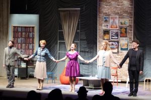 Actorii din piesa „All Inclusive”, aplaudaţi şi ovaţionaţi de sute de spectatori