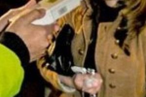 Beata moarta, o soferita din Braila si-a varsat amarul pe doi masini dintr-o parcare. Vinovata pentru tot: SOACRA