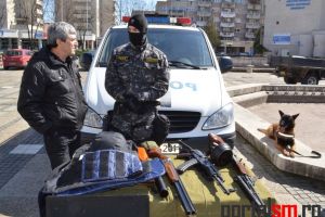 PROGRAM. Expoziţie de tehnică şi demonstraţii de luptă la Castelul Károlyi, de Ziua Poliţiei