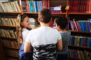 Sala de recreere pentru copii a spitalului de la Curtea de Argeş a fost dotata cu cărţi donate de copii şi părinţi din Bucureşti