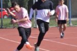 ACS Poli şi-a „reparat” moralul cu o miuţă în curtea Liceului Energetic, înainte de partida cu liderul Sportul Snagov