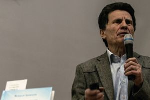 Ambasadorul pădurenilor a devenit Cetăţean de Onoare al Hunedoarei