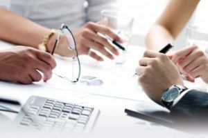 Marton Arpad (UDMR Covasna): Legea achiziţiilor publice nu e bună, blochează investiţiile şi duce la lucrări de mântuială