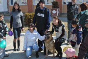 Poliţiştii vă aşteaptă la „Ziua Porţilor Deschise”