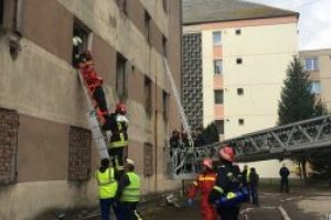 Exerciţiu de intervenţie la Târgu Secuiesc, în urma simulării unui cutremur major