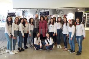 Recital de cântece în limba franceză susţinut de elevii Şcolii Gimnaziale Soloneţ, la ...