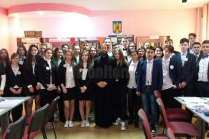 Romanul „Copiii din tren coboară la prima”, disecat de liceeni de la Filologie, în ...