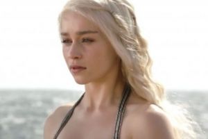 Emilia Clarke a dat cărţile pe faţă. Cu cine se iubeşte „Khaleesi” din „Game of Thrones”. Fanii au fost uluiţi