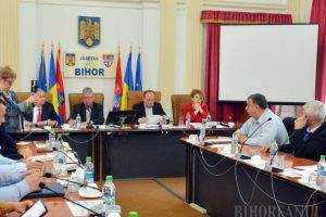 Consiliul Judeţean a împărţit primăriilor din Bihor o parte din impozitul pe venit şi din TVA. Cuscrii Mang şi Avrigeanu s-au contrat degeaba