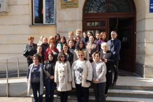 FOTO: Protest spontan al grefierilor de la Curtea de Apel Alba Iulia. 100 de grefieri din Alba la protestul de la Bucureşti