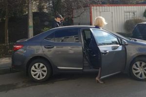 A venit la spital cu amnezie…  ŞOFERIŢA a uitat manevra la PARCAREA LATERALĂ!
