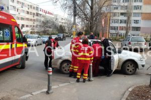 Imagini de la eveniment. Accident rutier in lant pe strada Adamclisi din Constanta. Trei masini implicate. O victima (galerie foto+video)  