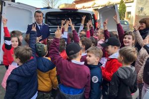 Sute de copii în vizită la IPJ Arad, de Ziua Poliţiei Române