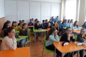 FOTO/ ,,Ziua Francofoniei”, celebrată la Școala Gimnazială ,,Singidava” Cugir