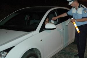 Tânăra conducea beată mangă!