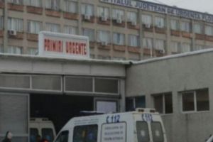 Scandal monstru la Spitalul Judeţean din Ploieşti. Un gardian a fost înjunghiat în curtea spitalului. Incredibil cine voia să muşamalizeze cazul