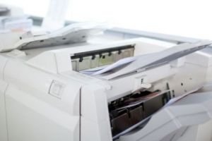Incredibil. Tupeul unora nu are limite. Jaf pe bani publici. O primărie a plătit spor de xerox şi de dificultate. Cum justifică primarul aceste sporuri ilegale