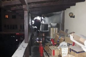 Se intampla in Romania. Incendiu la restaurant. Zeci de consumatori evacuati. Totul de la un aparat de flambat 