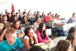 La Liceul Teoretic ,,David Prodan” Cugir     Concursuri atractive, cu facilităţi pentru admiterea elevilor la facultăţile de matematică, informatică şi fizică