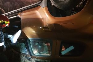 Bărbat decedat după ce maşina pe care o conducea a fost lovită de tren, în Timiş