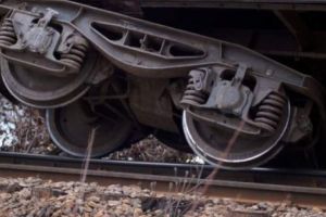 Vagonul uni tren de marfă a deraiat lângă Feldioara