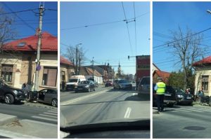 Un copil de 8 ani şi o femeie au ajuns la spital după ce un şofer nu a acordat prioritate, la Timişoara