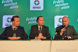 Congres PPMT la Oradea: Partidul lui Tokes vrea autonomie în România, invitaţii din Sud-Tirol s-au săturat deja de autonomie în Italia şi vor independenţă