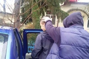 A furat jante auto de la femeia care l-a angajat!