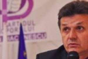 Diaconescu, Oprea, Dragnea şi acum Ponta! Fostul instructor auto, Ioan Iovescu, senator PP-DD, a trecut de la PSD la Pro Romania