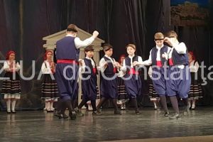 Comunitatea elena din Constanta, in sarbatoare. Grecii au zguduit Casa de Cultura pe ritmuri de sirtaki