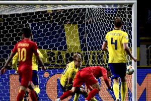 Cu doi orădeni pe teren, Keşeru şi Puşcaş, România a pierdut cu 2-1 în faţa Suediei