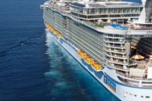 Panică pe mare. Autorităţile au intervenit de urgenţă. 1300 de persoane au fost în pericol