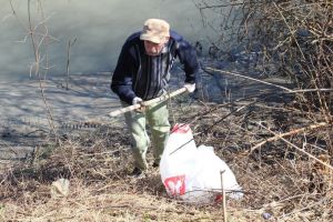 Malurile râului Șieu, mai curate datorită pescarilor sportivi (FOTO)